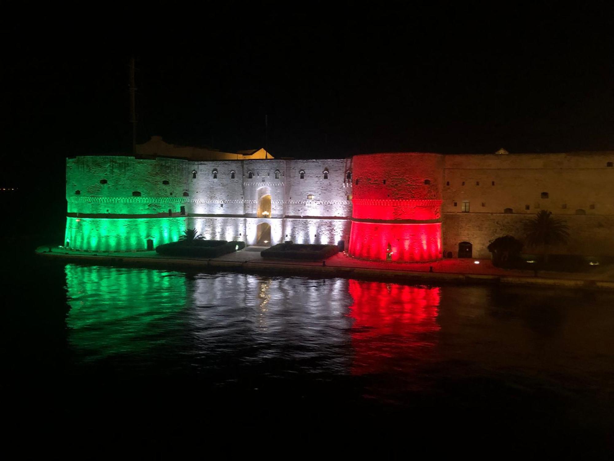 Downtown Lodge Museum Taranto Bagian luar foto